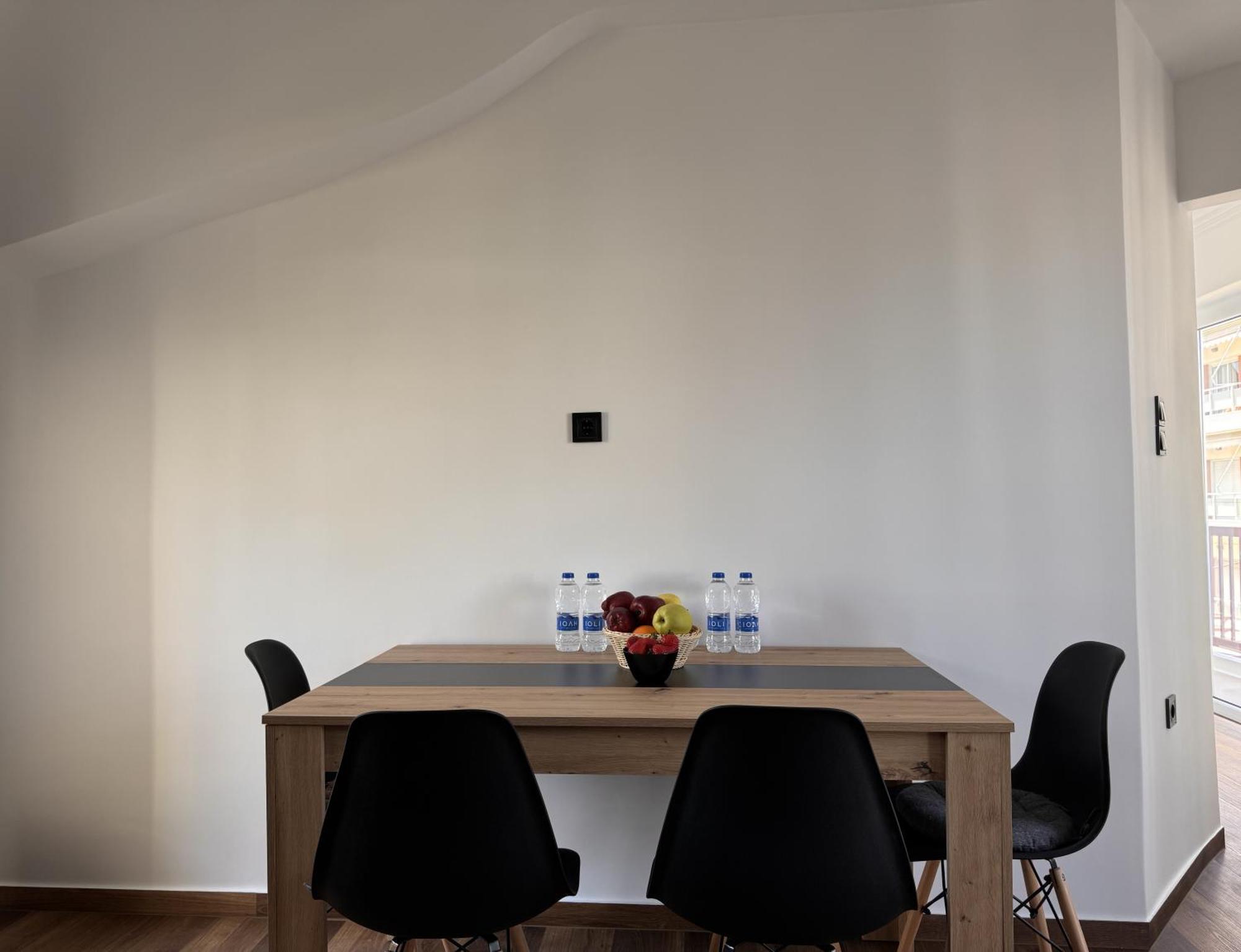 Navaro Apartments Pátra Eksteriør bilde
