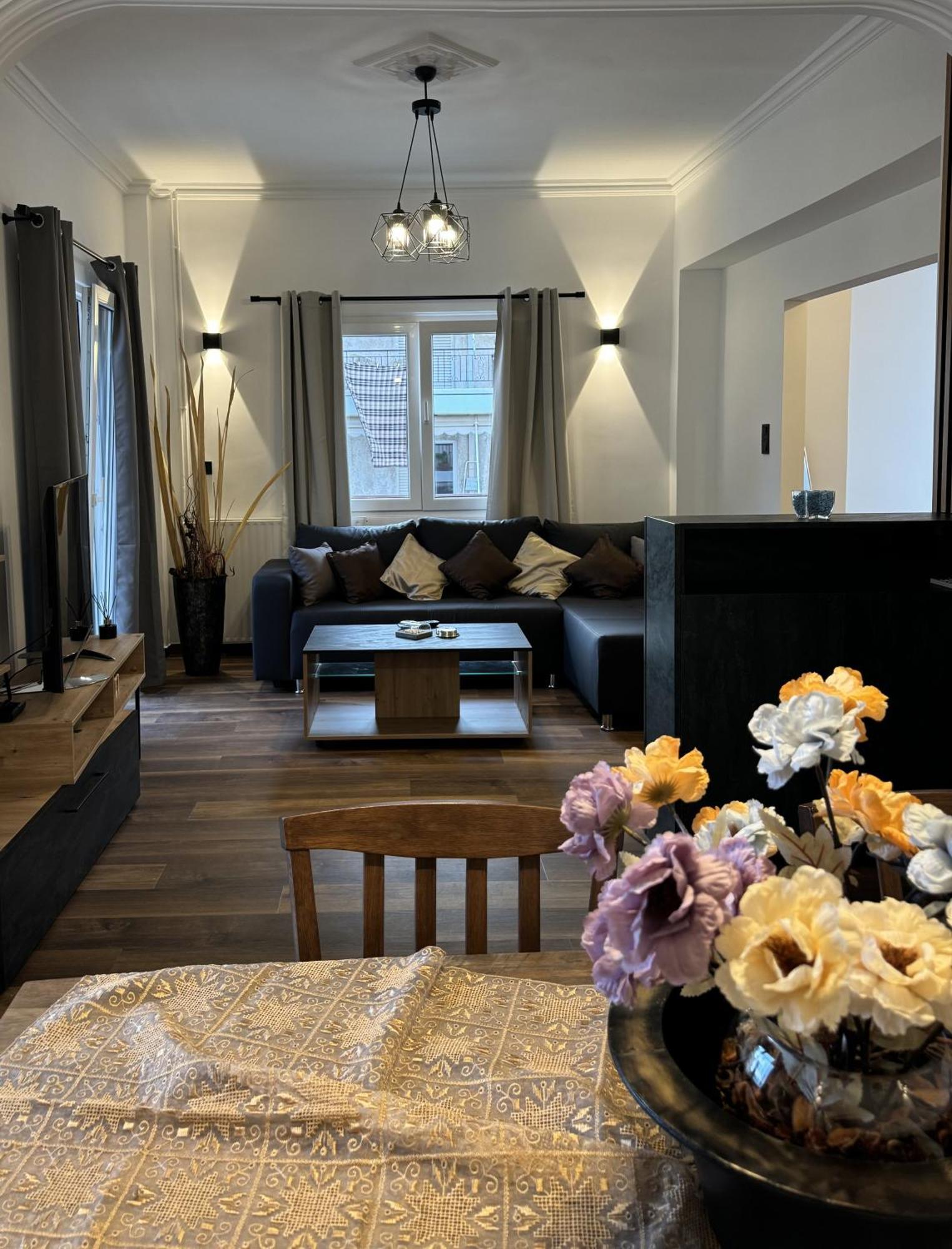 Navaro Apartments Pátra Eksteriør bilde