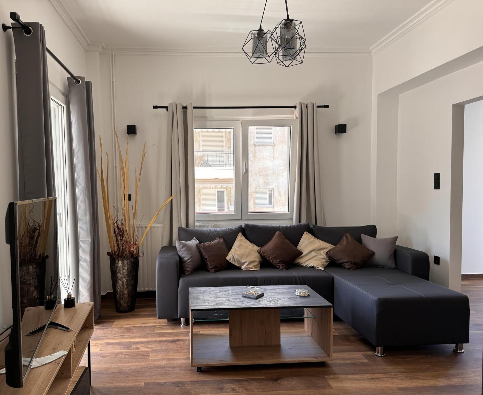 Navaro Apartments Pátra Eksteriør bilde